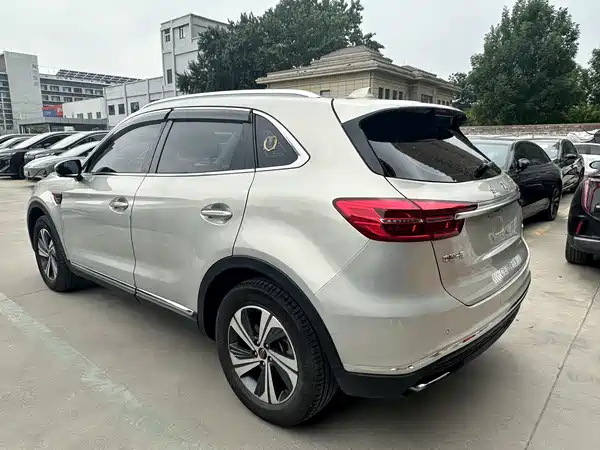 Hongqi HS5 2022