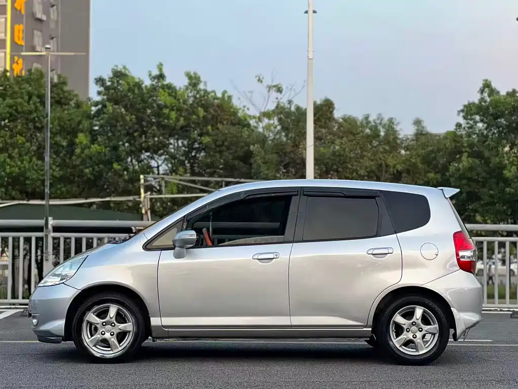 Honda Fit 2006 — фото 4