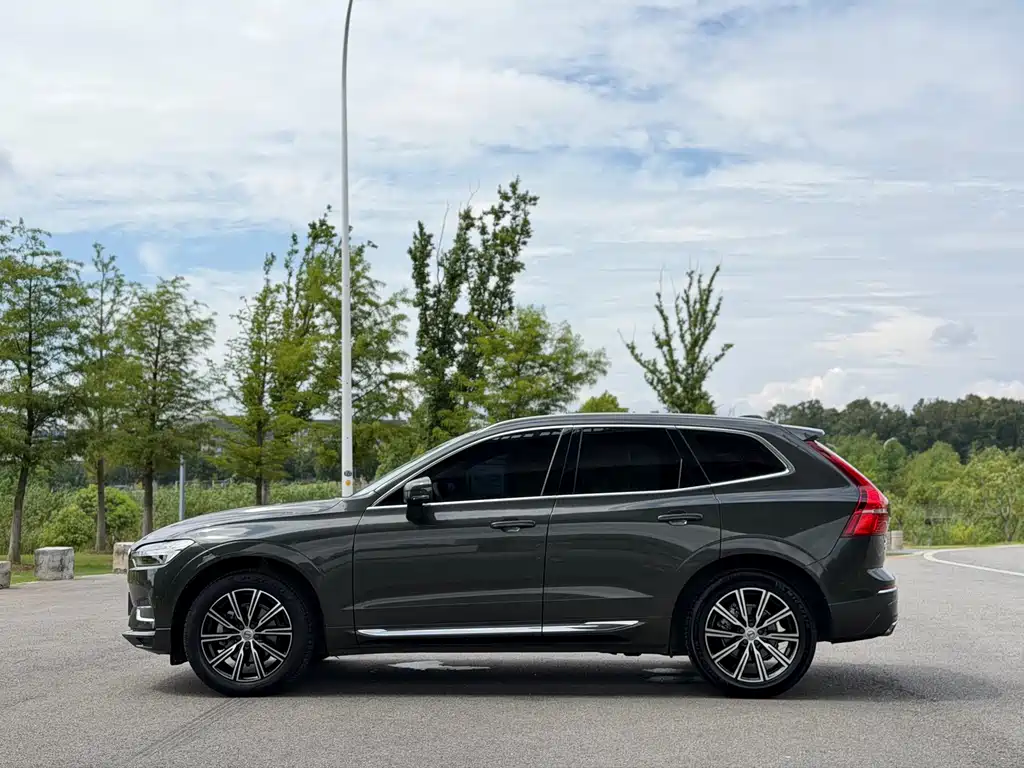 Volvo XC60 2021 — фото 4