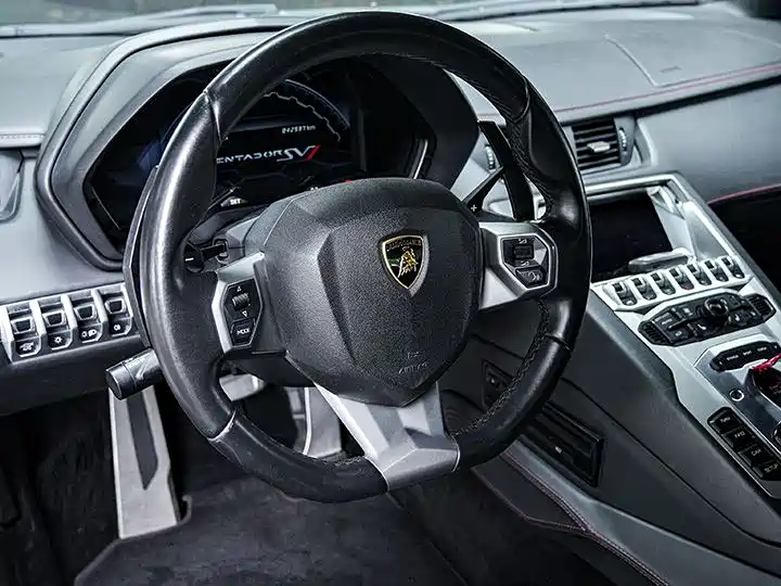 Lamborghini Aventador 2014 — фото 10