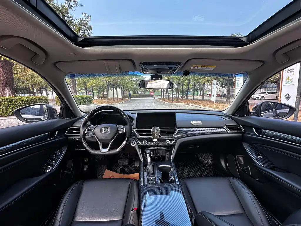 Honda Accord 2020 — фото 10