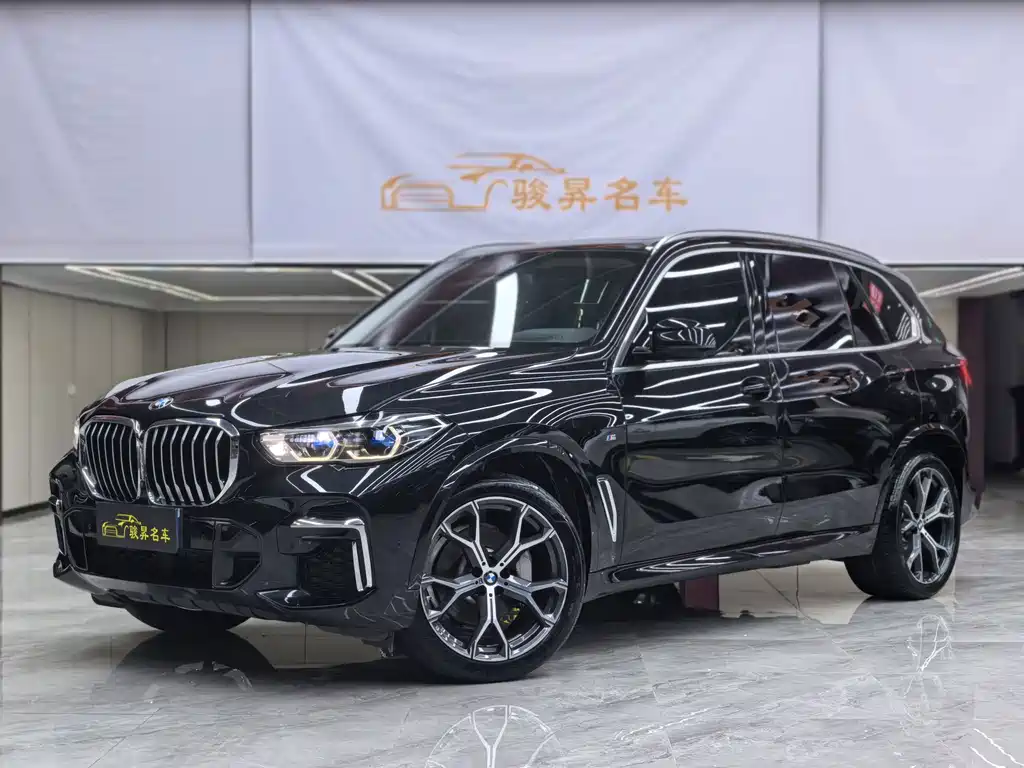 BMW X5 2022 — фото 1