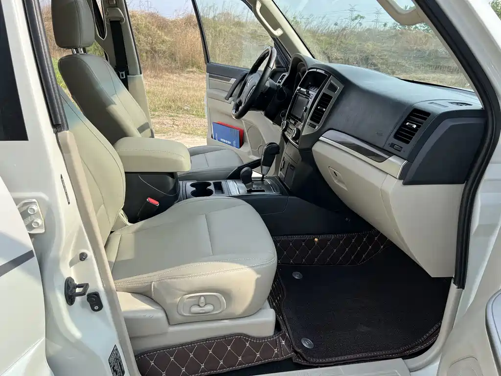 Mitsubishi Pajero 2019 — фото 16