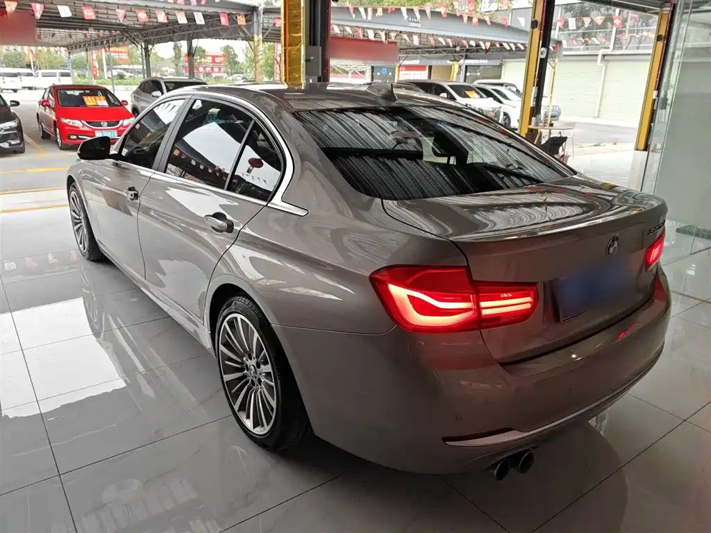 BMW 3 Series 2019 — фото 5