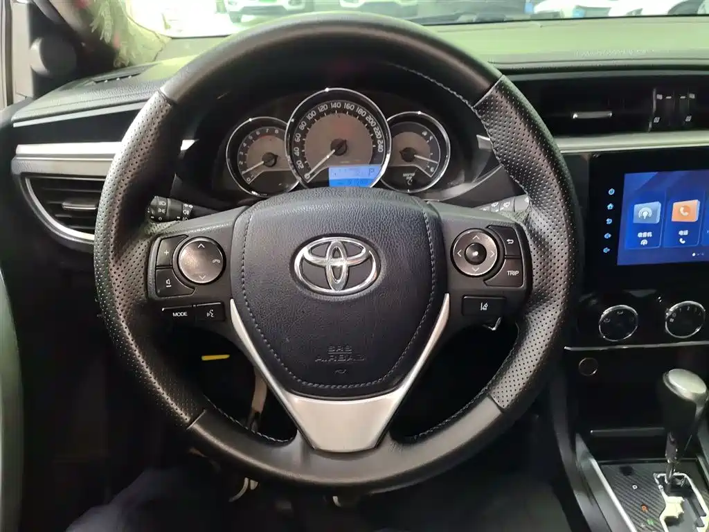 Toyota Corolla 2017 — фото 3