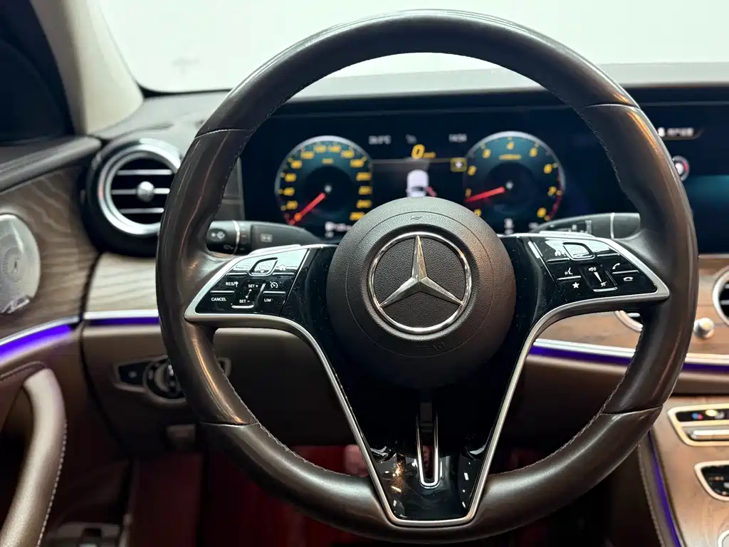 Mercedes-Benz E-Class 2022 — фото 8