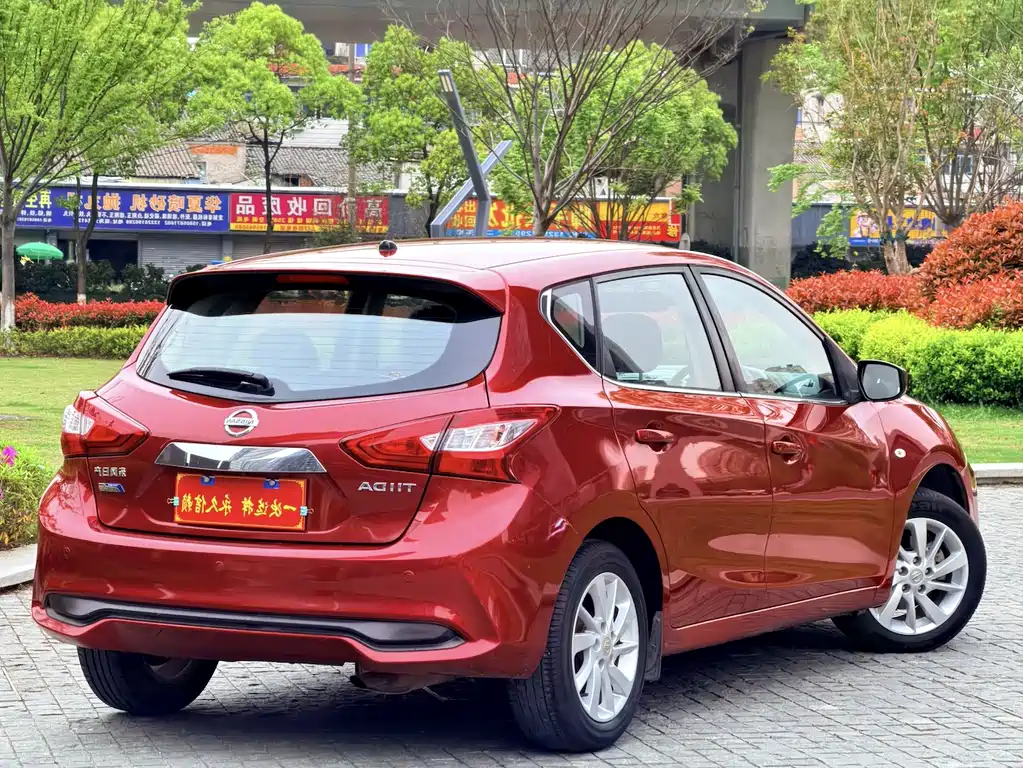 Nissan Tiida 2017 — фото 14