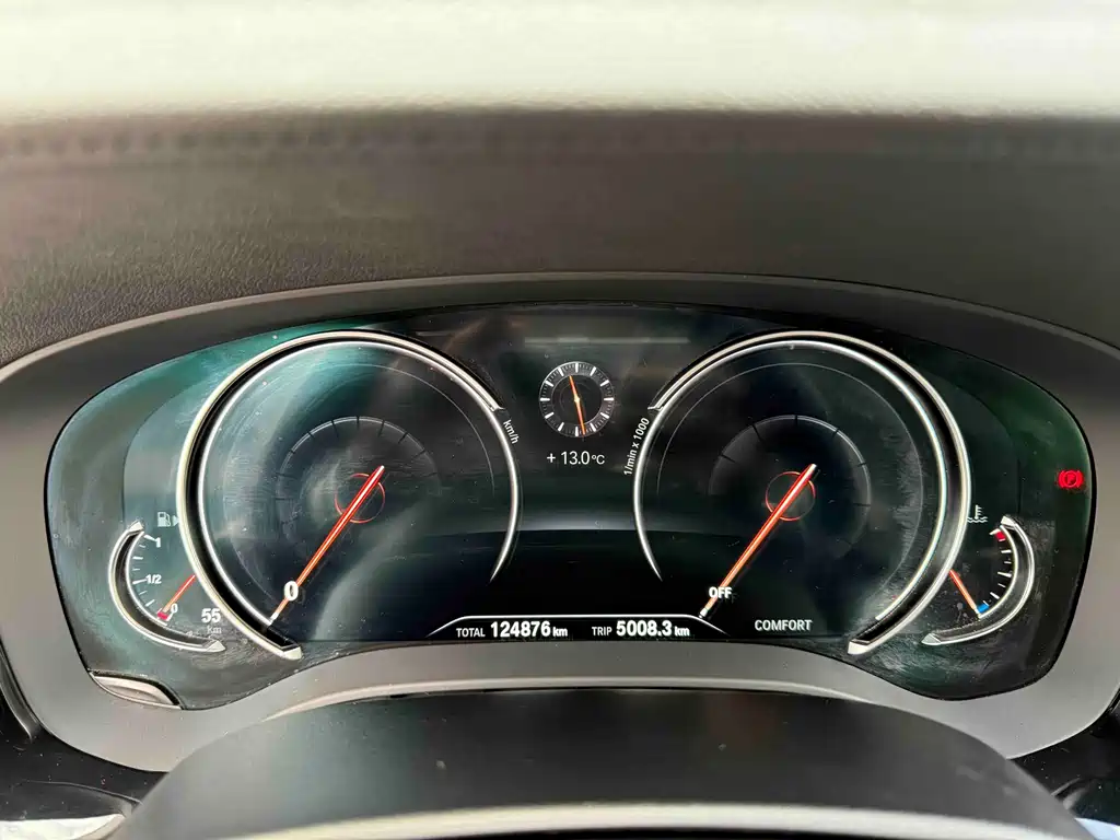 BMW 5 Series 2018 — фото 18