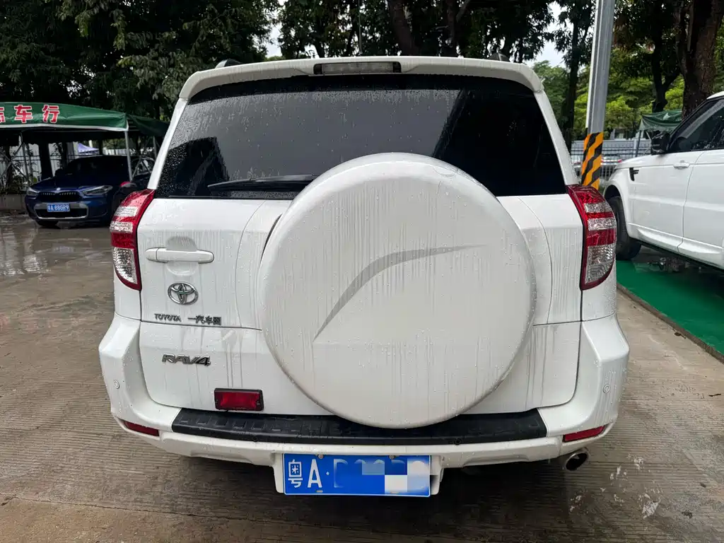 Toyota RAV4 2013