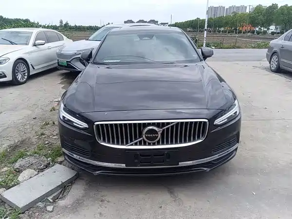 Volvo S90 Plug-In Hybrid 2022