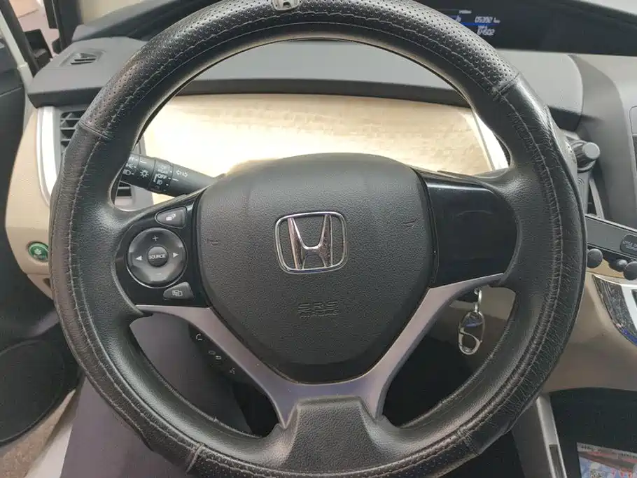 Honda Jade 2016 — фото 15