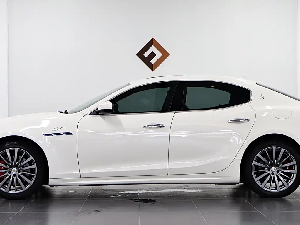 Maserati Ghibli 2022 — фото 6