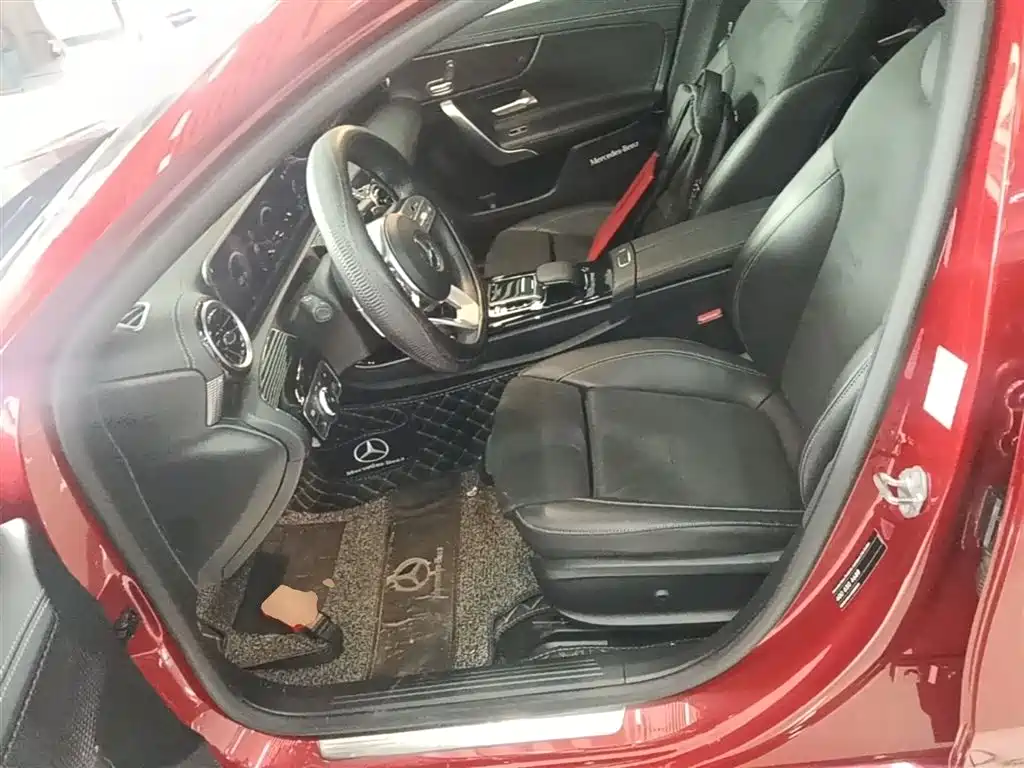 Mercedes-Benz A-Class 2019 — фото 15
