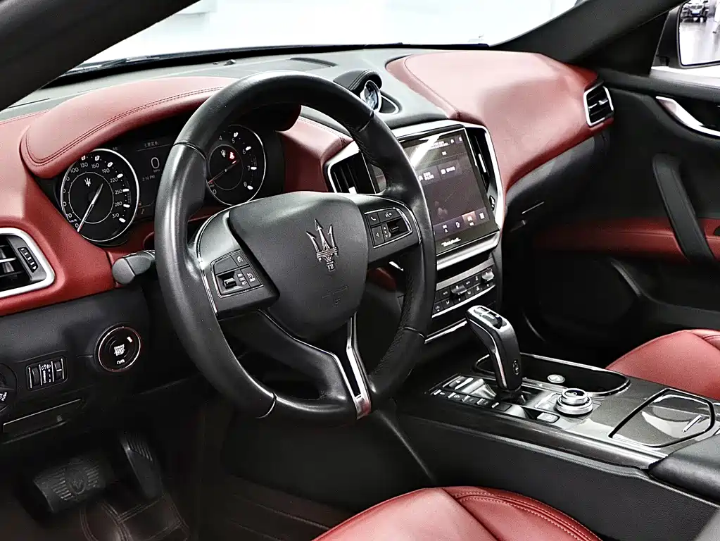 Maserati Ghibli 2022 — фото 11