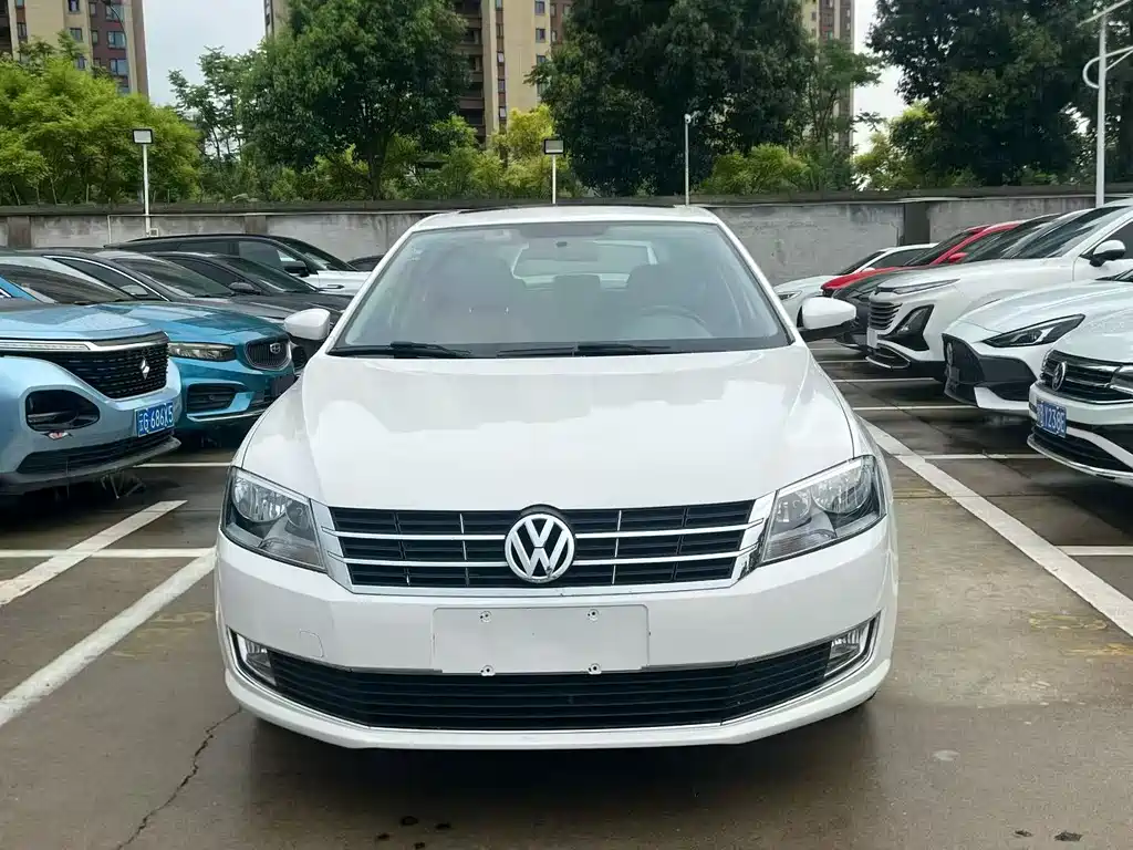 Volkswagen Gran Lavida 2013