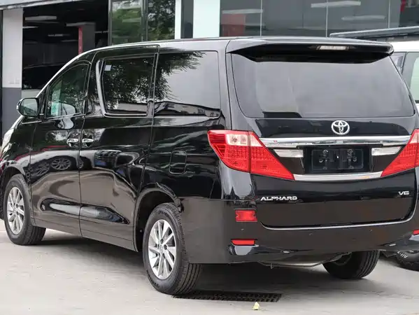 Toyota Alphard 2013