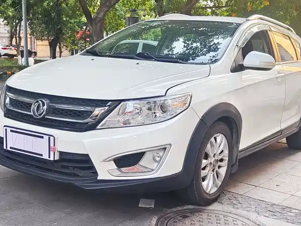 Dongfeng Fengshen AX3 2016