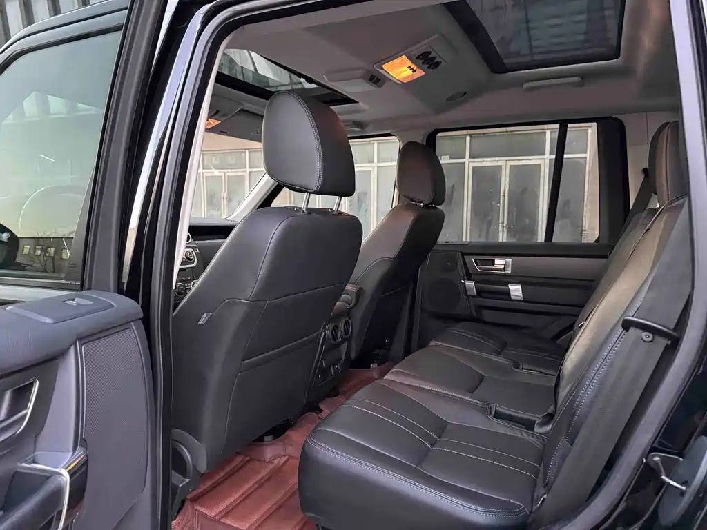 Land Rover Discovery 2014 — фото 7
