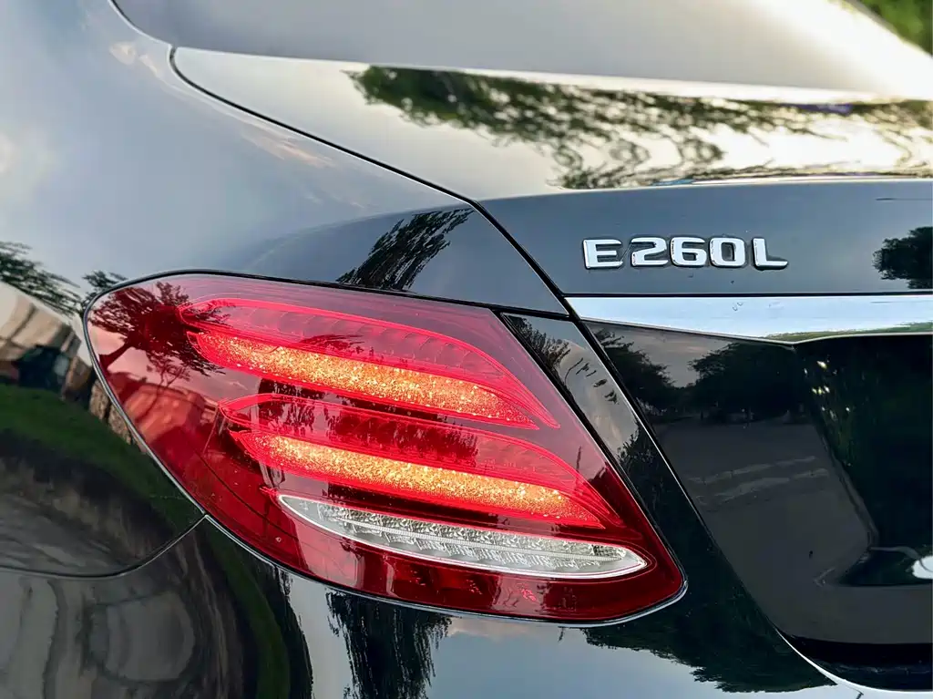 Mercedes-Benz E-Class 2019 — фото 8
