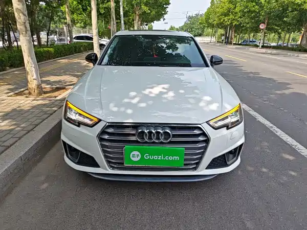 Audi A4L 2019