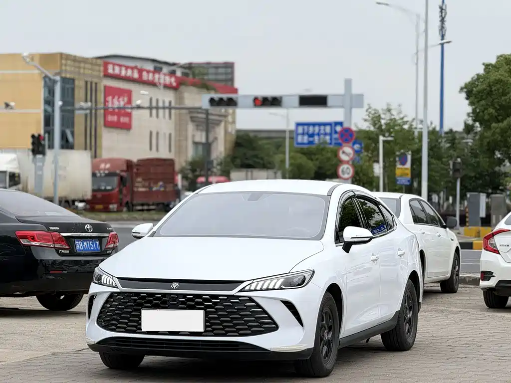 BYD Qin PLUS 2025 — фото 1