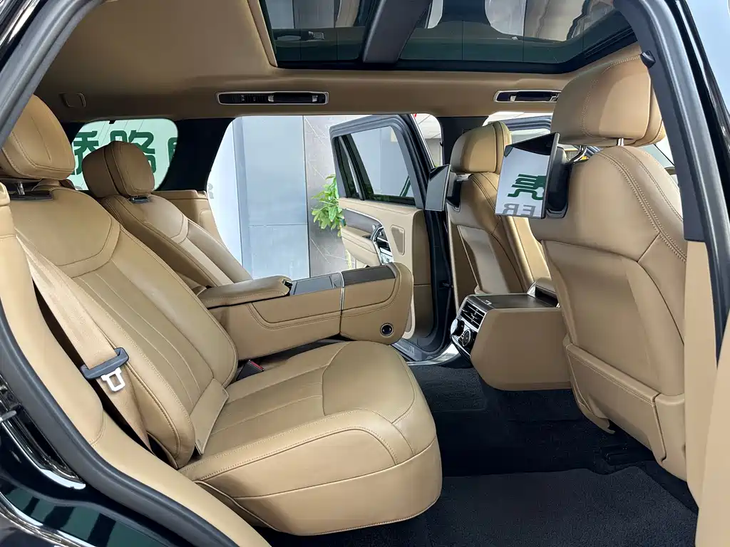 Land Rover Range Rover 2024 — фото 13