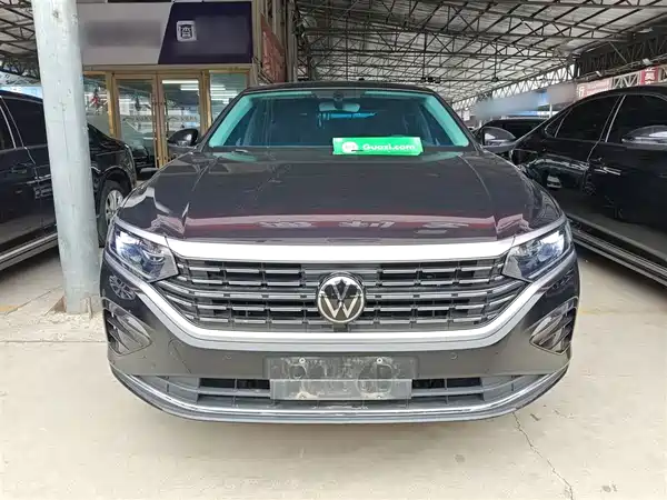 Volkswagen Passat 2023