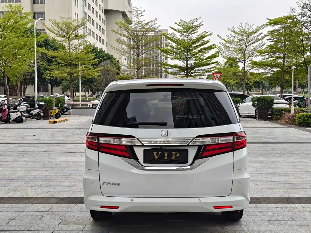 Honda Odyssey 2017 — фото 16