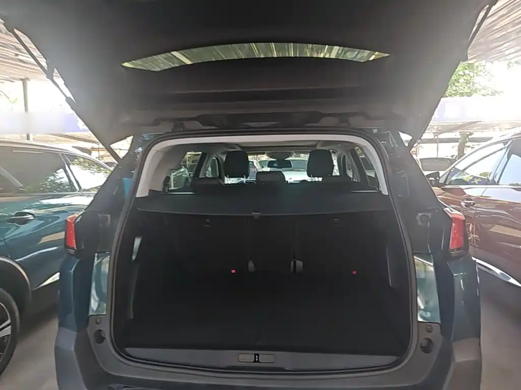 Peugeot 5008 2018 — фото 19