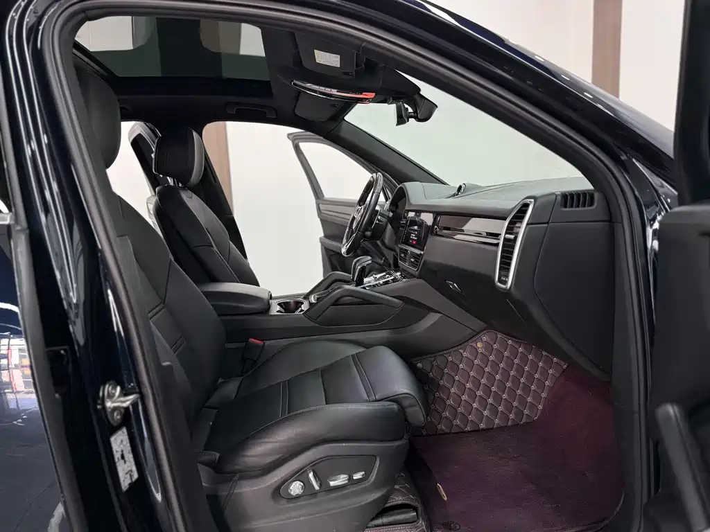 Porsche Cayenne Hybrid 2020 — фото 21