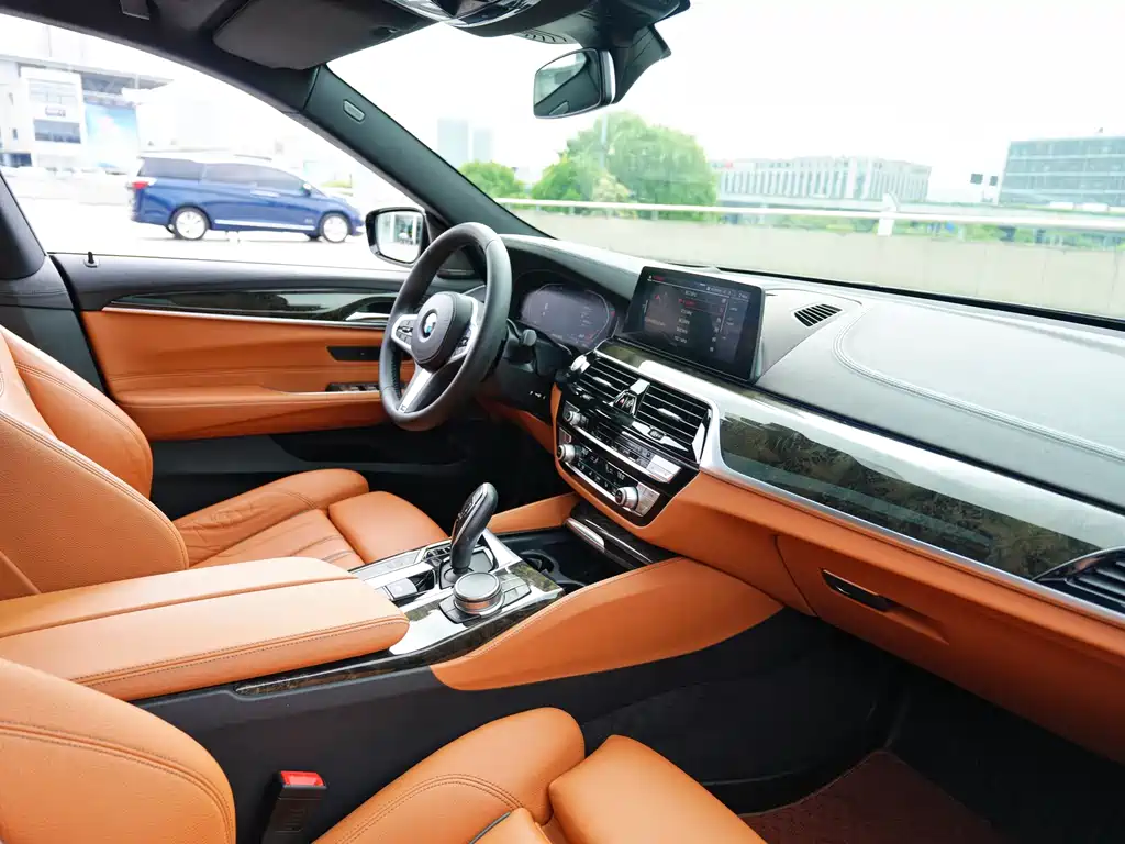 BMW 6 Series GT 2020 — фото 9