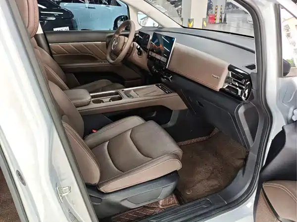 Wuling Starlight 730 New Energy 2025