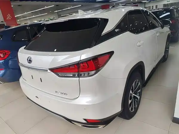 Lexus RX 2021