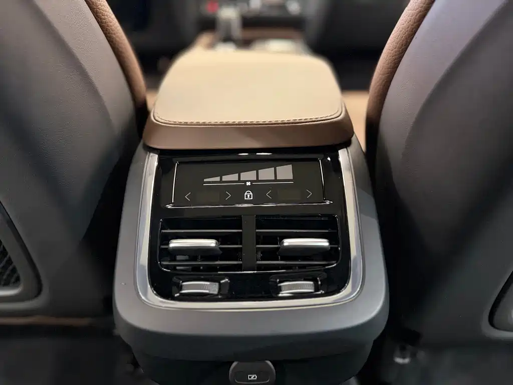 Volvo V90 2023 — фото 15