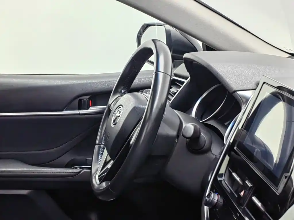 Toyota Camry 2022 — фото 22