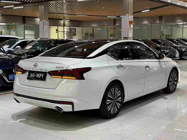 Nissan Teana 2023