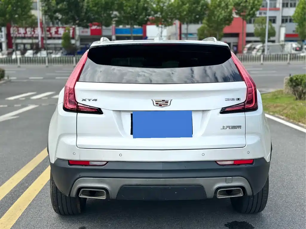 Cadillac XT4 2021 — фото 8