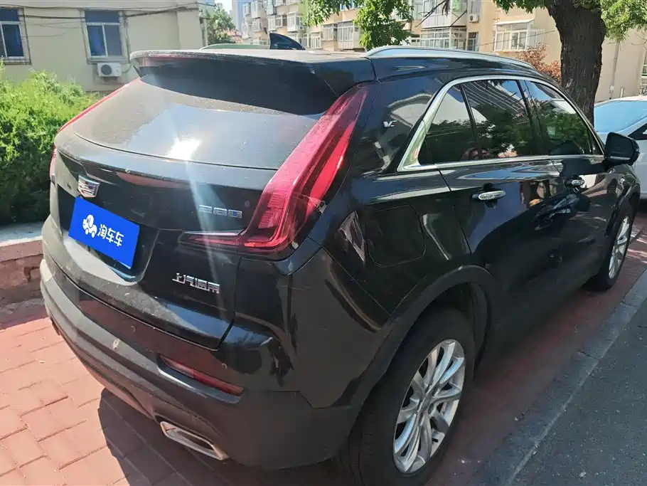 Cadillac XT4 2022 — фото 3