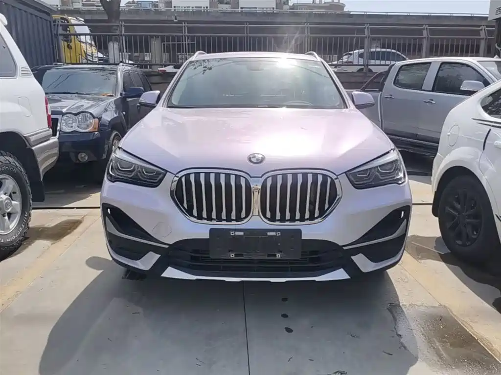 BMW X1 2022 — фото 3