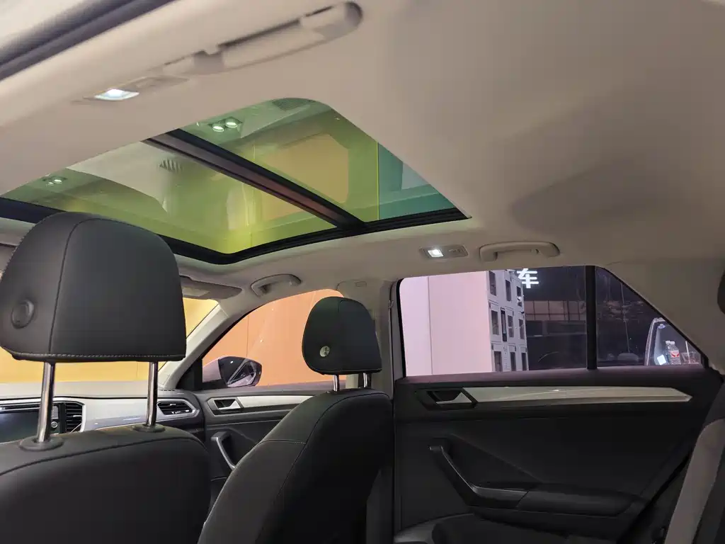 Volkswagen T-Roc 2020 — фото 25