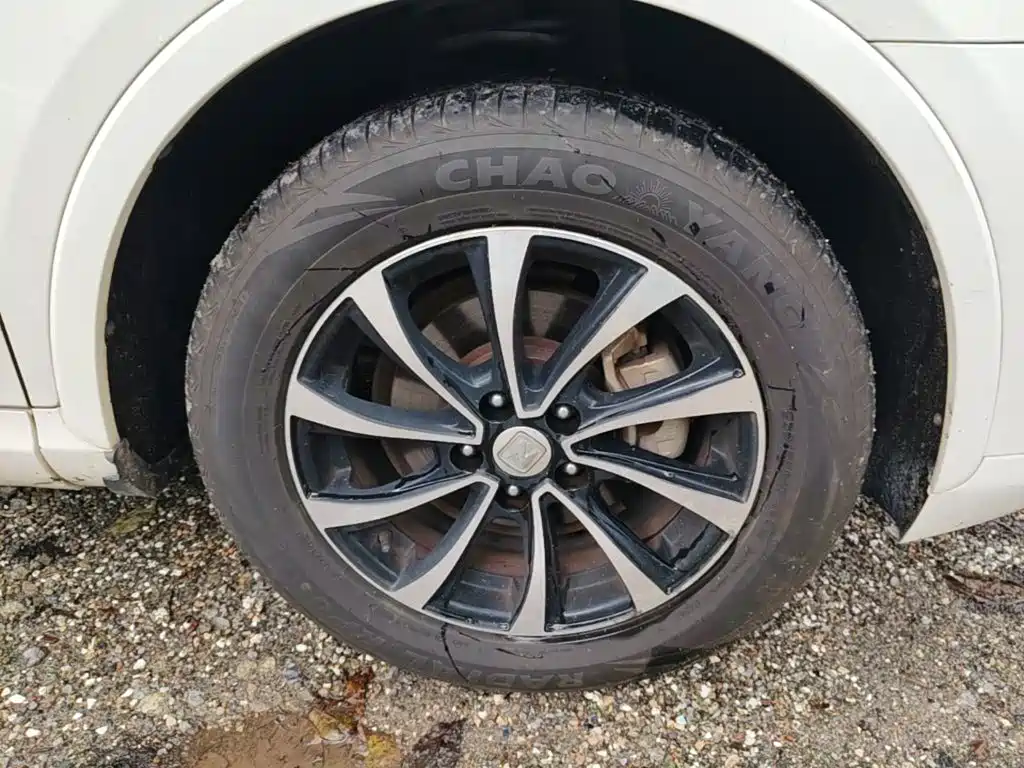 Zotye SR7 2017 — фото 14