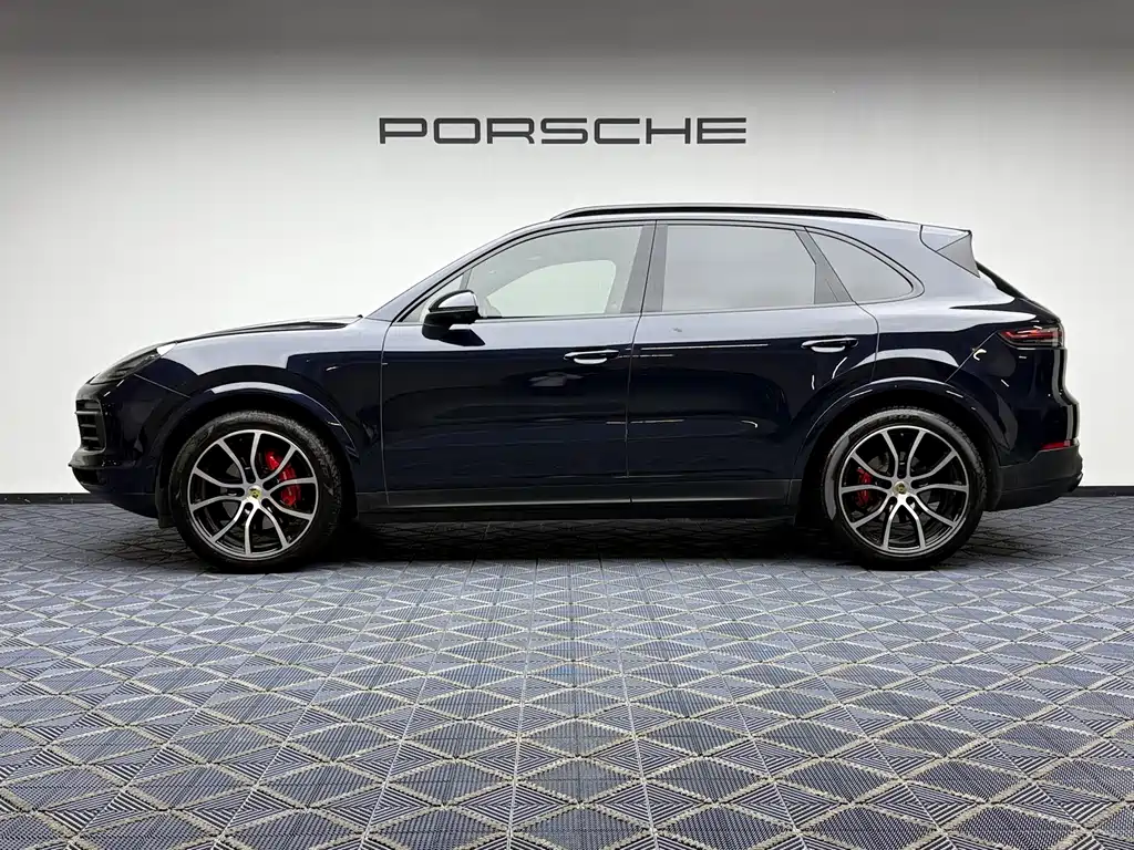 Porsche Cayenne 2023 — фото 12