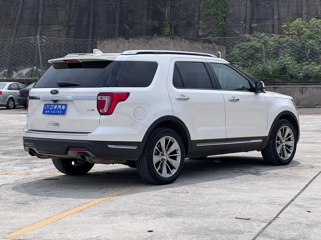 Ford Explorer 2019 — фото 4