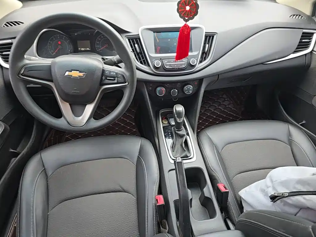 Chevrolet Cavalier 2017 — фото 10