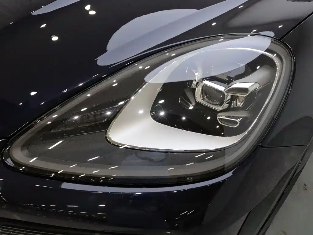 Porsche Cayenne New Energy 2021 — фото 9