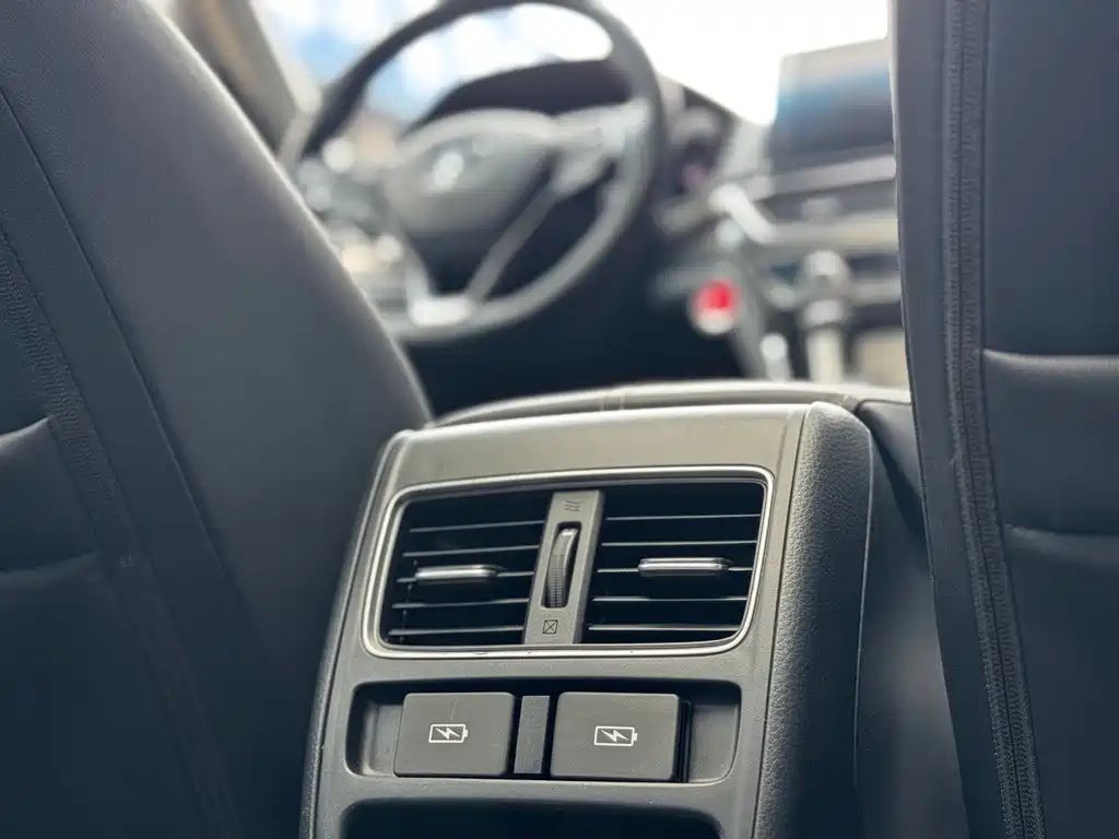 Honda Accord 2022 — фото 16