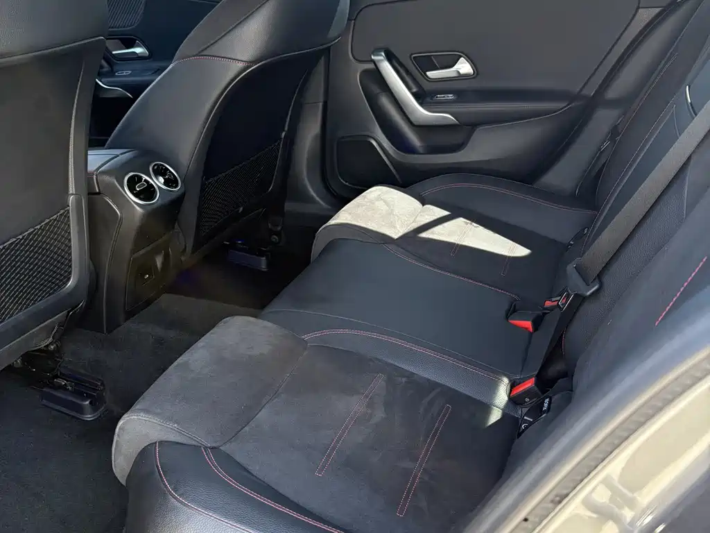 Mercedes-Benz A-Class 2023 — фото 9