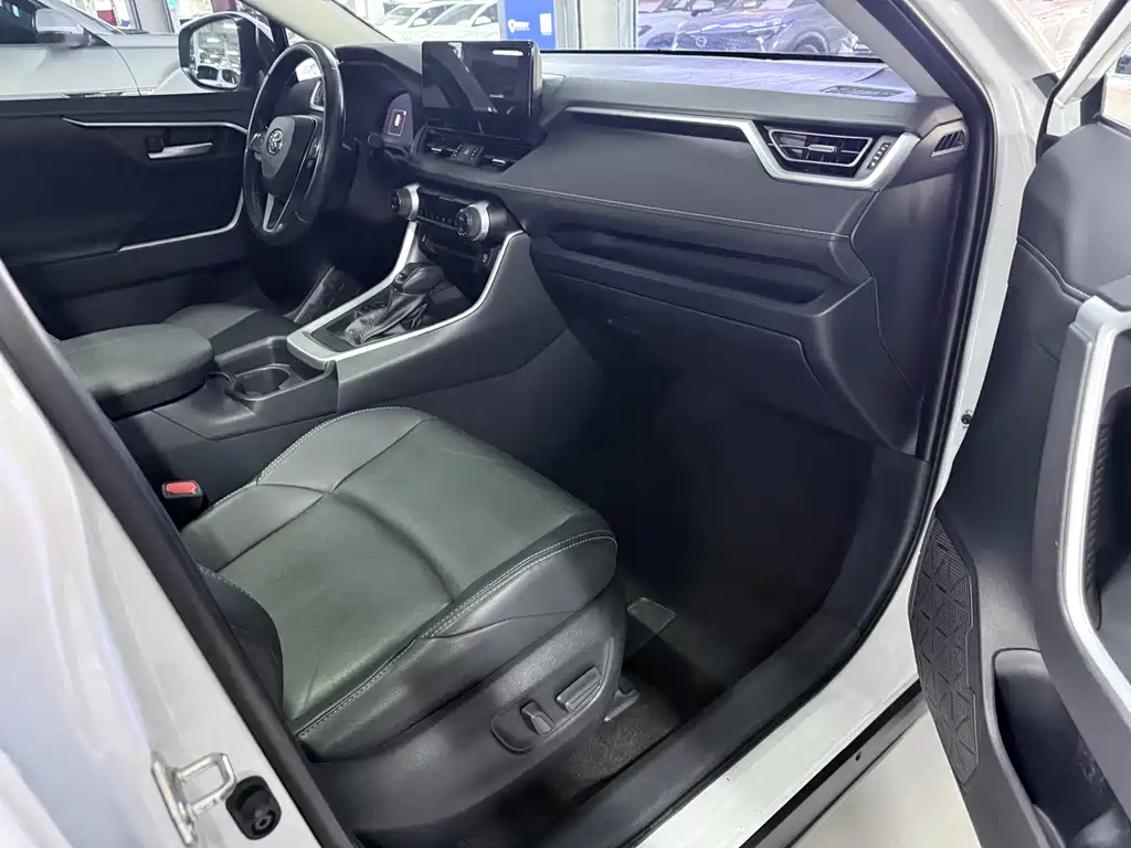 Toyota Wildlander 2023 — фото 21