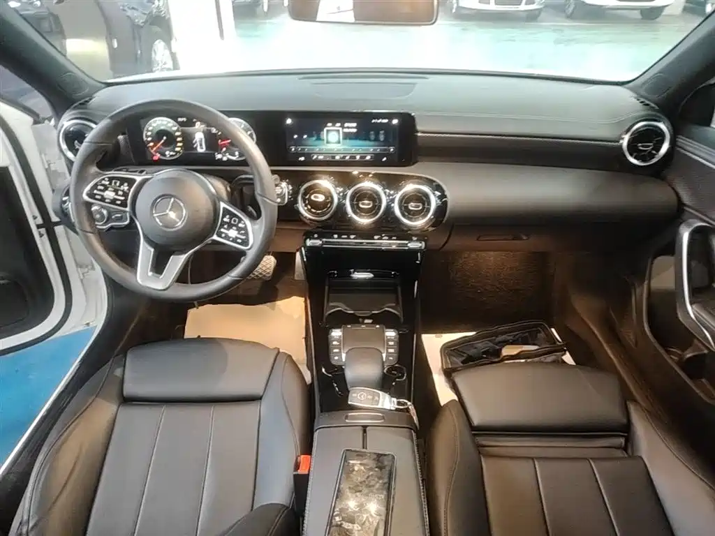 Mercedes-Benz A-Class 2021 — фото 10
