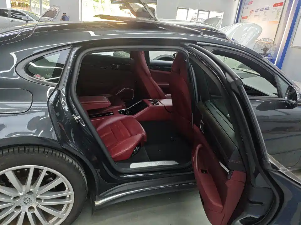 Porsche Panamera 2018 — фото 9